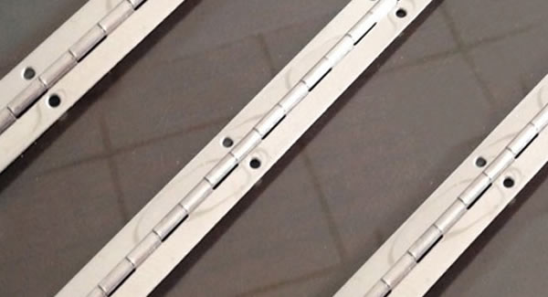 廣有五金與你探討如何選擇優(yōu)質(zhì)的長(zhǎng)合頁(yè)