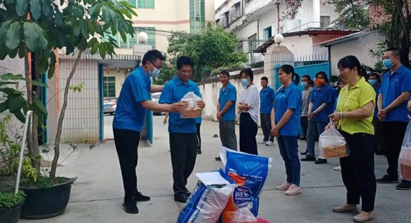 尊重勞動，致敬勞動者|廣有五金&東莞合頁