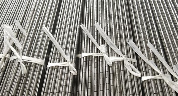 堅(jiān)固耐用還得靠長合頁|廣有五金&東莞合頁