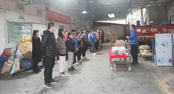 用心去孝敬，用愛去感恩--孝心無疆，愛滿廣有|廣有五金&東莞合頁