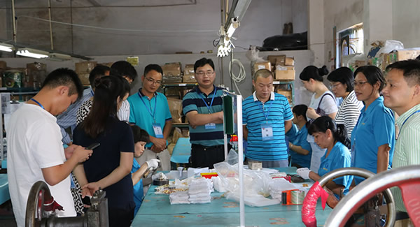 雙節(jié)致信 | 以“月光為禮，國(guó)慶作伴”致敬新老客戶的溫暖|廣有五金&東莞合頁(yè)?